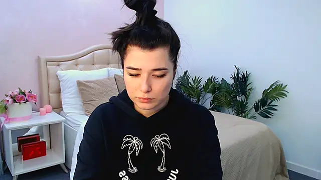  Sun Shy  online show from 21, 10, 2025