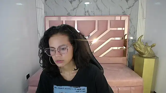 Snapshot of Tyna_ch chatting on 14, 1, 2025 Tyna ch online show from 14, 1, 2025