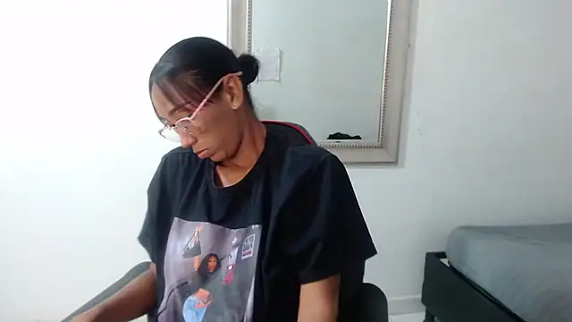 Snapshot of ZashaRomero chatting on 10, 12, 2024 ZashaRomero online show from 10, 12, 2024