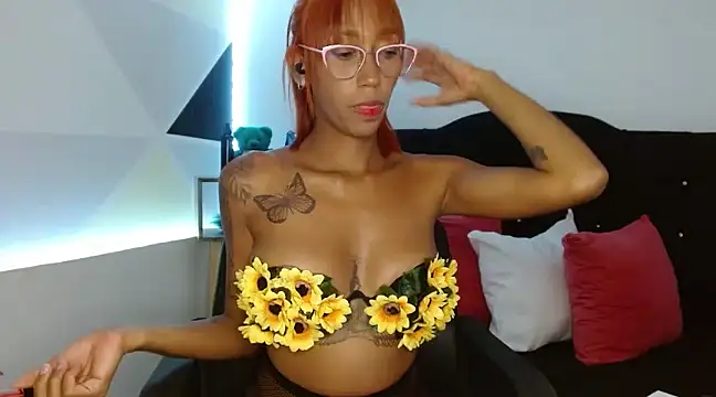 Snapshot of ZashaRomero chatting on 7, 3, 2025 ZashaRomero online show from 7, 3, 2025