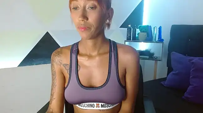 Snapshot of ZashaRomero chatting on 8, 3, 2025 ZashaRomero online show from 8, 3, 2025