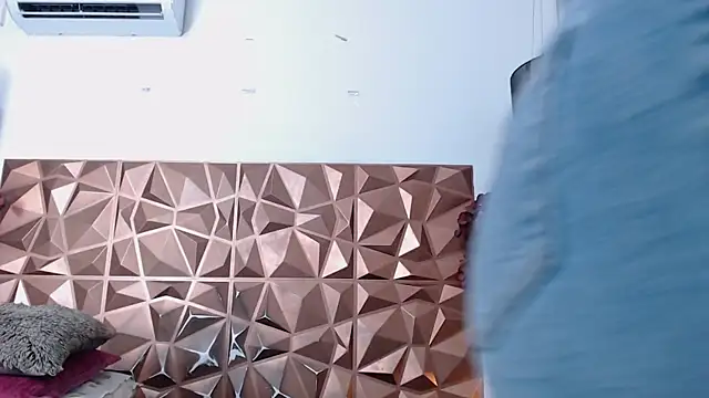 AitanaEvans online show from 25, 2, 2025