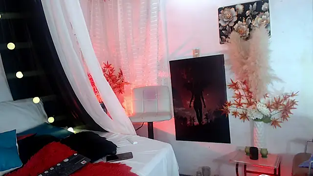 Snapshot of Kyara_Queen chatting on 1, 1, 2025 Kyara Queen online show from 1, 1, 2025