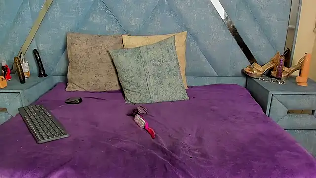 Aura love69 online show from 1, 12, 2025