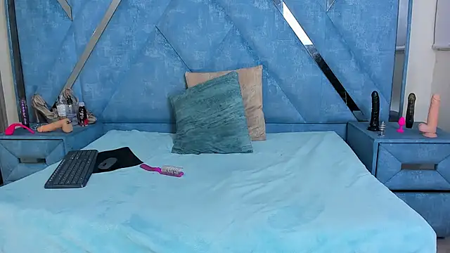 Snapshot of Aura_love69 chatting on 18, 12, 2025 Aura love69 online show from 18, 12, 2025