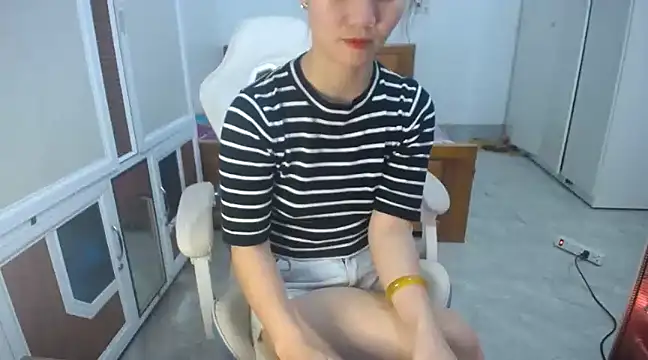 Snapshot of Susu204 chatting on 8, 3, 2025 Susu204 online show from 8, 3, 2025