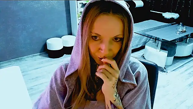 Snapshot of InesGold chatting on 17, 10, 2025 InesGold online show from 17, 10, 2025