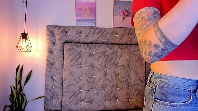 Snapshot of sweet_abby1 chatting on 8, 10, 2025 sweet abby1 online show from 8, 10, 2025