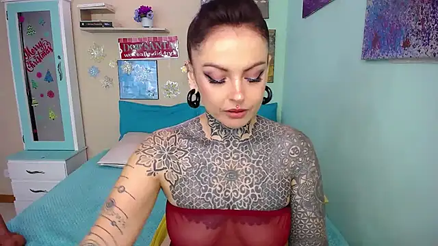 Snapshot of LolaRouse chatting on 23, 12, 2024 LolaRouse online show from 23, 12, 2024