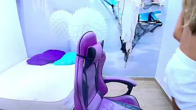 DEMI LEED online show from 23, 10, 2025