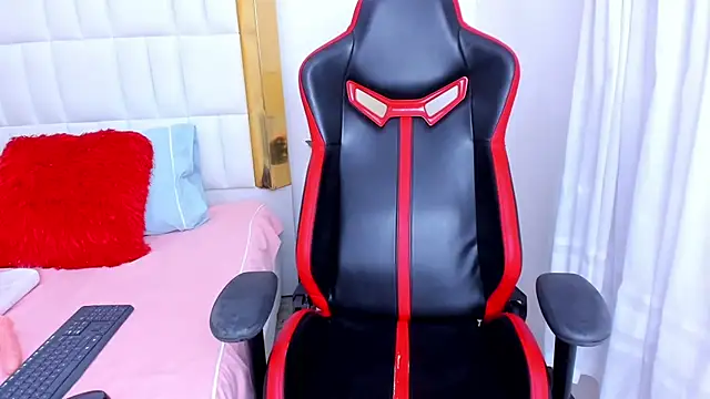 MadelineJackson online show from 8, 3, 2025