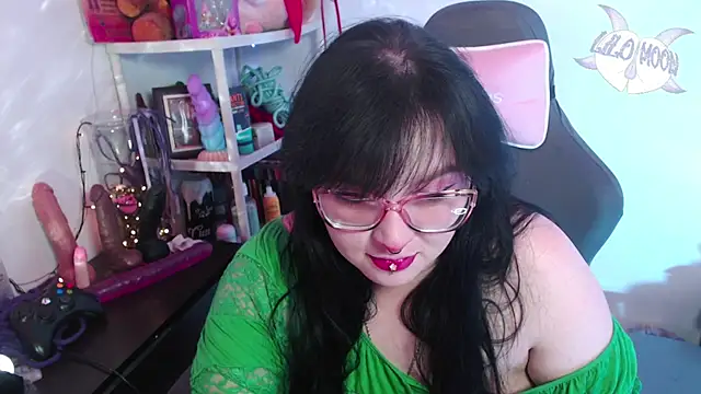 Snapshot of LiloMoon69 chatting on 10, 12, 2024 LiloMoon69 online show from 10, 12, 2024