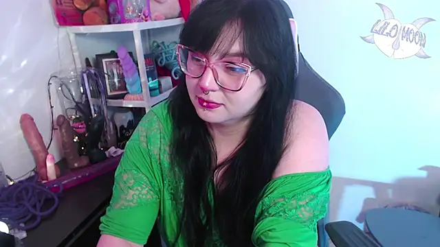 Snapshot of LiloMoon69 chatting on 10, 12, 2024 LiloMoon69 online show from 10, 12, 2024