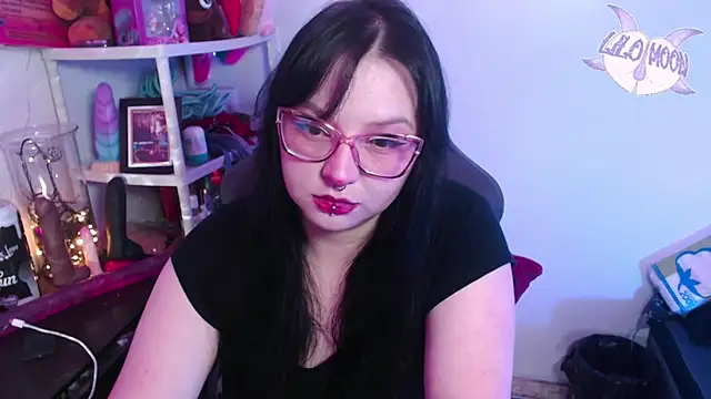 Snapshot of LiloMoon69 chatting on 11, 1, 2025 LiloMoon69 online show from 11, 1, 2025
