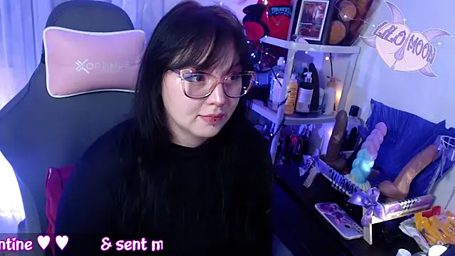 Snapshot of LiloMoon69 chatting on 14, 2, 2025 LiloMoon69 online show from 14, 2, 2025