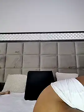 Snapshot of OliviaBurning chatting on 21, 2, 2025 OliviaBurning online show from 21, 2, 2025