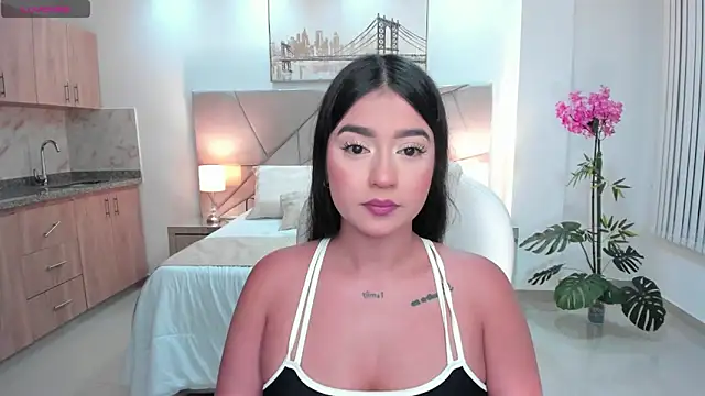 Snapshot of amelie_jhons chatting on 17, 5, 2026 amelie jhons online show from 17, 5, 2026