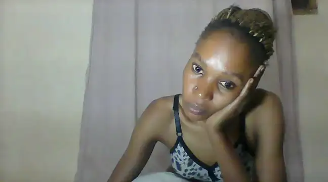 Sweetpetite254 online show from 25, 2, 2025