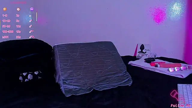 Piggy Eddy online show from 11, 4, 2026