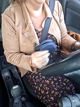 Snapshot of Mara-24 chatting on 2, 11, 2025 Mara-24 online show from 2, 11, 2025