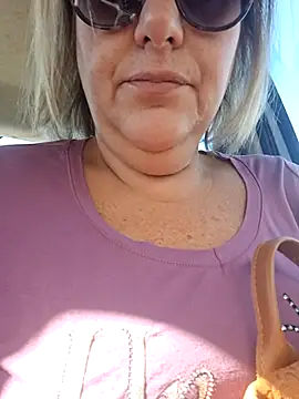 Snapshot of Mara-24 chatting on 5, 11, 2025 Mara-24 online show from 5, 11, 2025