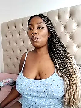 Snapshot of bigbootyboohle chatting on 24, 6, 2026 bigbootyboohle online show from 24, 6, 2026