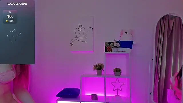 Nicole Charm online show from 28, 12, 2024