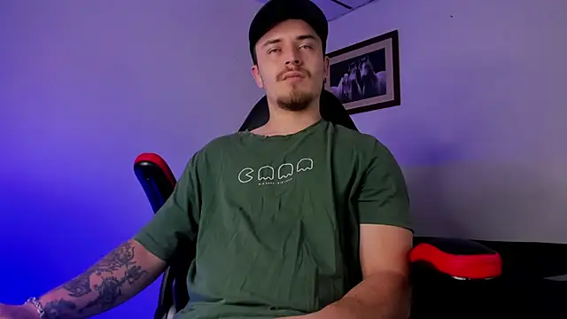 Snapshot of james_connor2 chatting on 15, 1, 2025 james connor2 online show from 15, 1, 2025