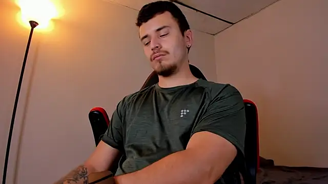 Snapshot of james_connor2 chatting on 6, 3, 2025 james connor2 online show from 6, 3, 2025