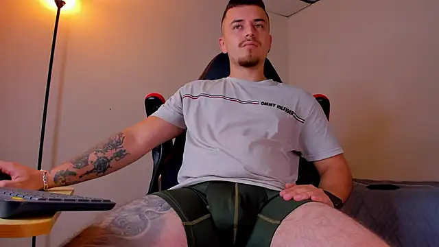 Snapshot of james_connor2 chatting on 16, 3, 2025 james connor2 online show from 16, 3, 2025