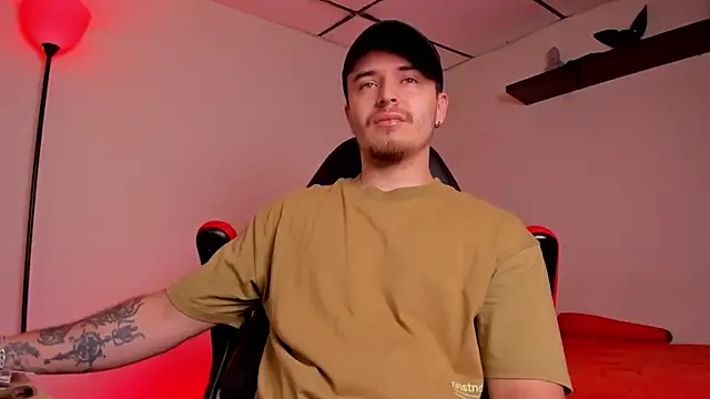 Snapshot of james_connor2 chatting on 20, 10, 2025 james connor2 online show from 20, 10, 2025