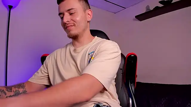 Snapshot of james_connor2 chatting on 3, 11, 2025 james connor2 online show from 3, 11, 2025