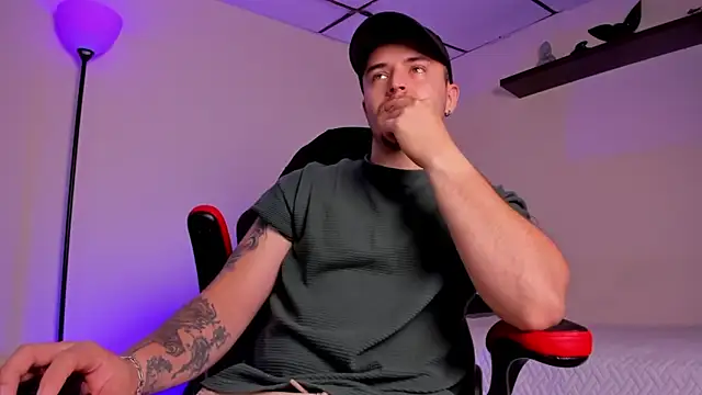 Snapshot of james_connor2 chatting on 10, 11, 2025 james connor2 online show from 10, 11, 2025