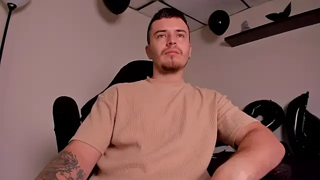 Snapshot of james_connor2 chatting on 25, 11, 2025 james connor2 online show from 25, 11, 2025