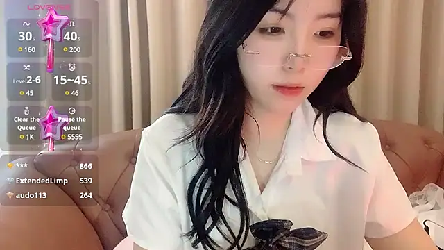 NickiBloom online show from 20, 2, 2025
