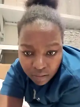 Snapshot of Yours_faithfully1 chatting on 8, 11, 2025 Yours faithfully1 online show from 8, 11, 2025