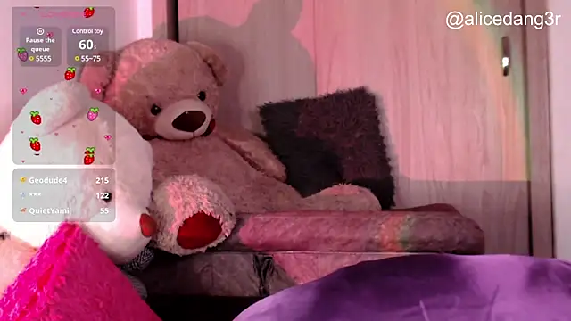 Snapshot of Alicedangerrr chatting on 23, 3, 2025 Alicedangerrr online show from 23, 3, 2025