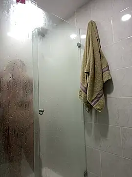 Snapshot of TatianaMonteross chatting on 5, 3, 2026 TatianaMonteross online show from 5, 3, 2026