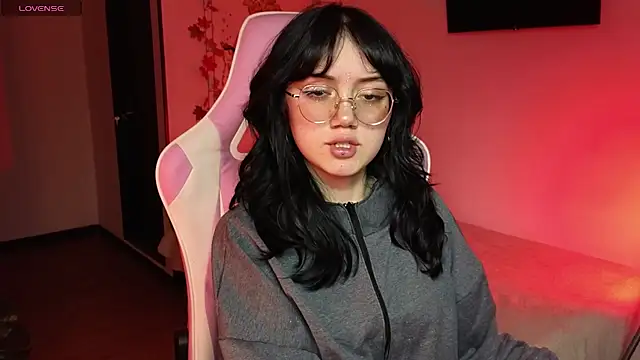 Snapshot of suzumi__ chatting on 5, 12, 2024 suzumi   online show from 5, 12, 2024