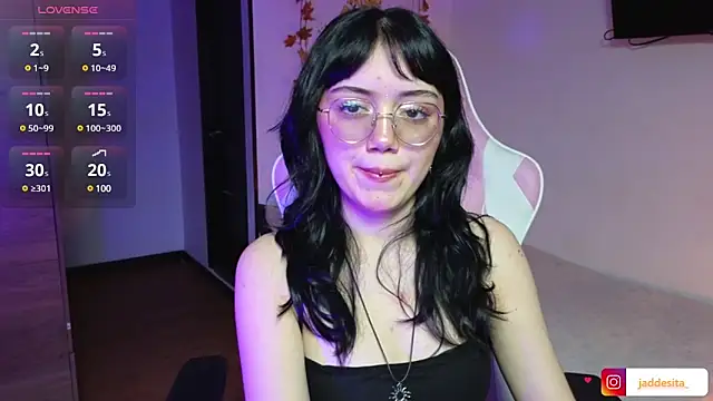 Snapshot of suzumi__ chatting on 6, 1, 2025 suzumi   online show from 6, 1, 2025