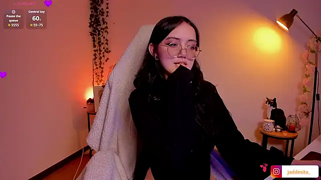 suzumi   online show from 29, 10, 2025