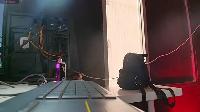 Snapshot of TifanyWhite_ chatting on 5, 3, 2025 TifanyWhite online show from 5, 3, 2025