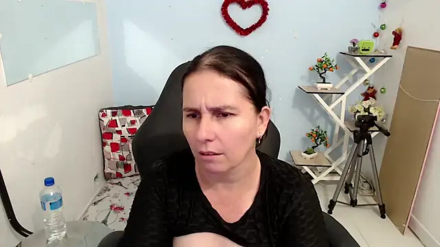 victoria jones online show from 22, 11, 2025