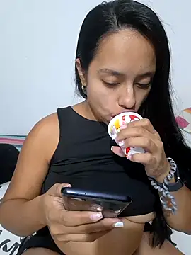 Snapshot of MarianaByanchi chatting on 28, 12, 2024 MarianaByanchi online show from 28, 12, 2024