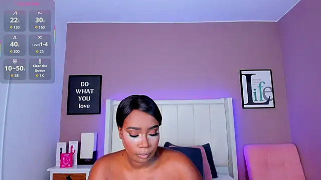 Britanymooree online show from 17, 10, 2025