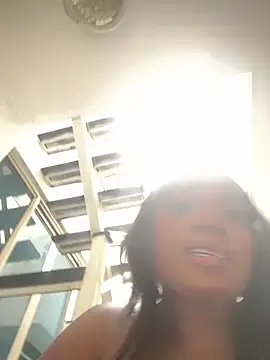 Britanymooree online show from 20, 4, 2026