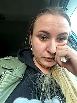 Snapshot of OlgaBuzzz chatting on 3, 10, 2025 OlgaBuzzz online show from 3, 10, 2025