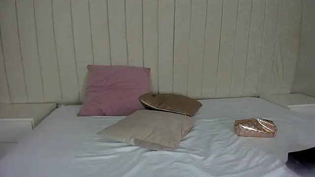 Snapshot of Littleolivia_ chatting on 21, 2, 2025 Littleolivia  online show from 21, 2, 2025