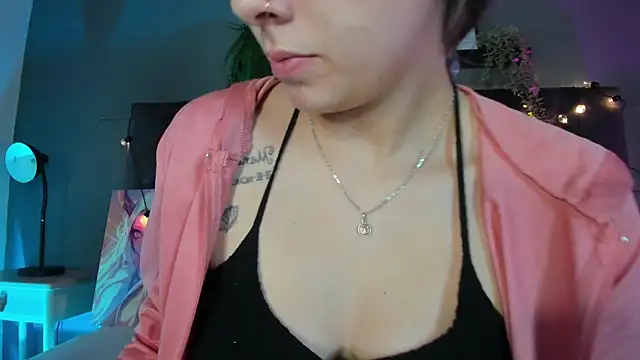 AmbarHills 1 online show from 20, 4, 2026