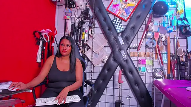 Snapshot of Madame_pain_ chatting on 21, 2, 2025 Madame pain online show from 21, 2, 2025